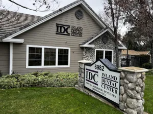 Highland Dental building outside view